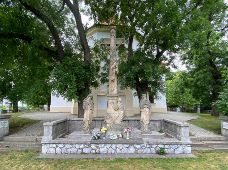 Kálvária központi keresztje